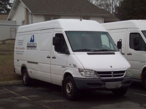 2005 dodge sprinter 2500 base standard cargo van 3-door 2.7l