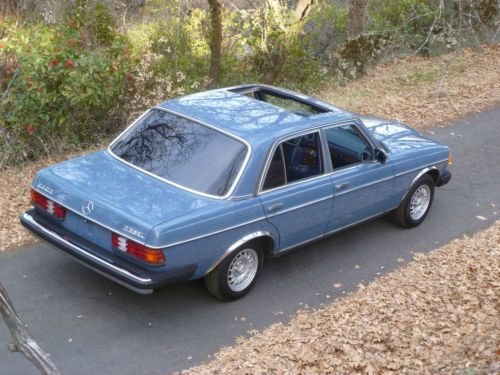 1983 mercedes 240d low miles rare color no reserve!