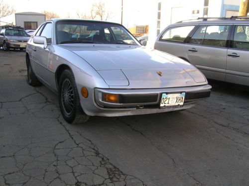 1981 porsche 5 speed. well maintained. no rust. smoke free. very fun. no reserve