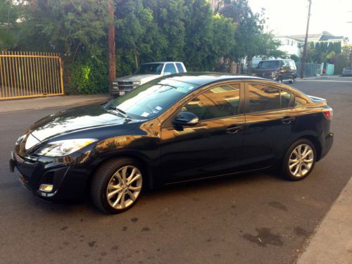 2010 mazda3 - *great condition* - low mileage - private seller and one owner