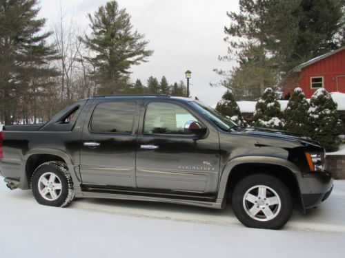 Chevrolet avalanche with  custom southern comfort package