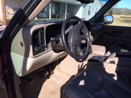 2005 Chevrolet Suburban 1500 LT Sport Utility 4-Door 5.3L, US $8,700.00, image 4