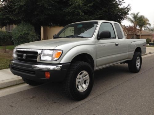 &#039;00 toyota tacoma prerunner ext cab, 3.4l v6, automatic, trd, sr5, fully loaded!