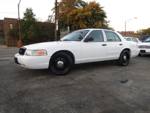 White p71 ex police 113k miles pw pl psts well maintained nice