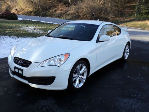 2011 hyundai genesis coupe--turbo--limited warranty--many extras--awesome!!!!!