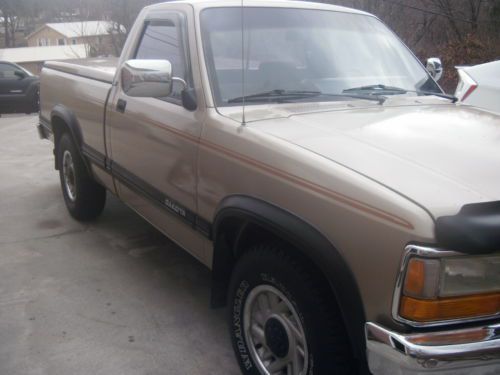 1993 dodge dakota le standard cab pickup 2-door 3.9l