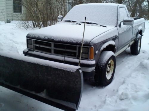 1989 dodge dakota 4x4 plow truck project 192,481 miles needs a transmission