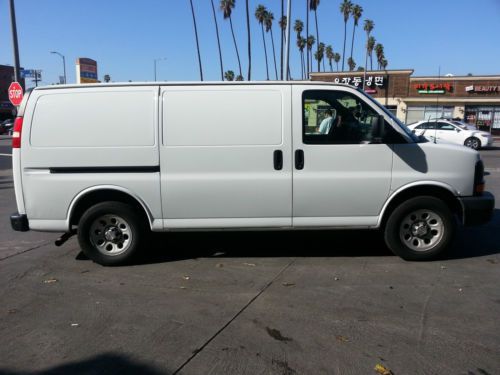 2010 chevrolet express g1500 cargo van