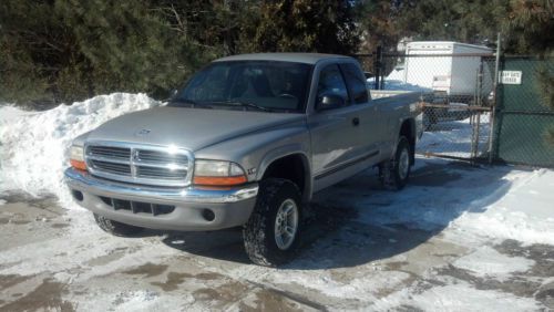 2000 dodge dakota extended cab pickup 2-door 4.7l 4x4