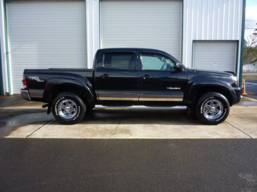 2010 toyota tacoma pre runner crew cab pickup 4-door 4.0l