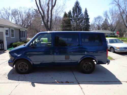 2004 gmc safari base extended passenger van 3-door 4.3l low miles