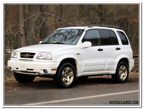 2000 suzuki grand vitara 4x4 limited ...... 21,466 original low miles one owner