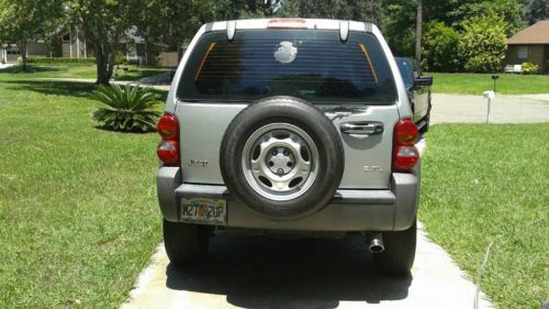 2002 Jeep Liberty Base Sport Utility 4-Door 3.7L, image 3
