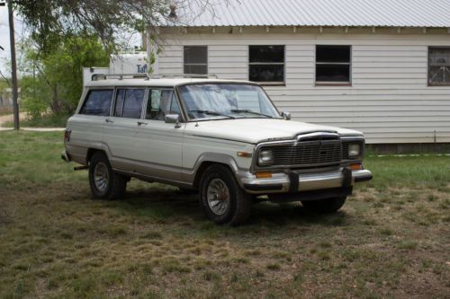 1982 Jeep Wagoneer Limited Sport Utility 4-Door 5.9L, image 2