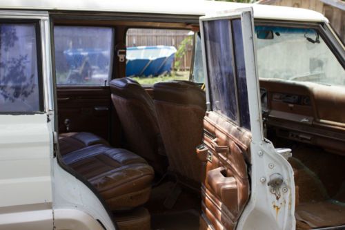 1982 Jeep Wagoneer Limited Sport Utility 4-Door 5.9L, image 5