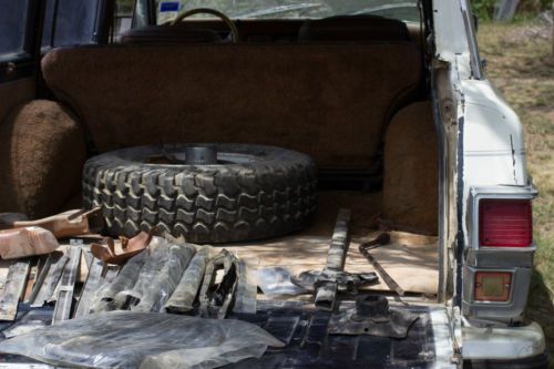 1982 Jeep Wagoneer Limited Sport Utility 4-Door 5.9L, image 7