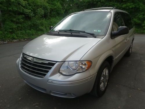NO RESERVE ALL POWER TV/DVD NAV LEATHER POWER SLIDING DOORS NEW TIRES INSPECTION, image 3