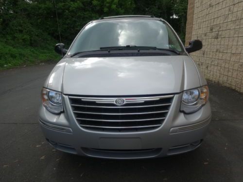 NO RESERVE ALL POWER TV/DVD NAV LEATHER POWER SLIDING DOORS NEW TIRES INSPECTION, image 5