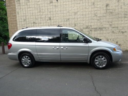 NO RESERVE ALL POWER TV/DVD NAV LEATHER POWER SLIDING DOORS NEW TIRES INSPECTION, image 9