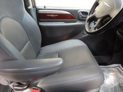 NO RESERVE ALL POWER TV/DVD NAV LEATHER POWER SLIDING DOORS NEW TIRES INSPECTION, image 36