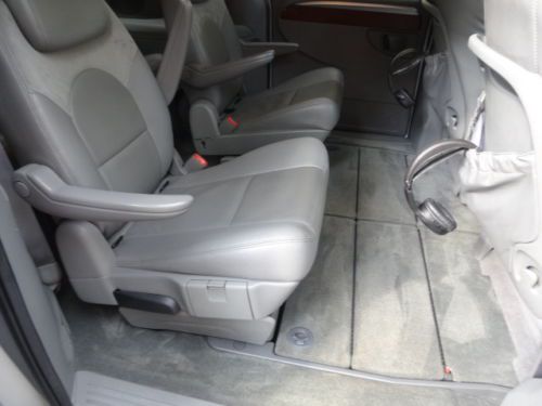NO RESERVE ALL POWER TV/DVD NAV LEATHER POWER SLIDING DOORS NEW TIRES INSPECTION, image 37