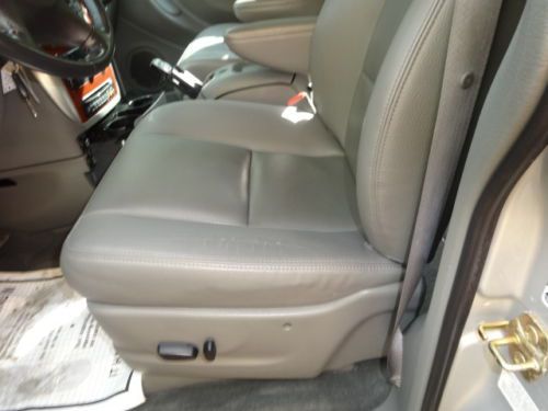 NO RESERVE ALL POWER TV/DVD NAV LEATHER POWER SLIDING DOORS NEW TIRES INSPECTION, image 45