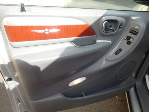 NO RESERVE ALL POWER TV/DVD NAV LEATHER POWER SLIDING DOORS NEW TIRES INSPECTION, image 46