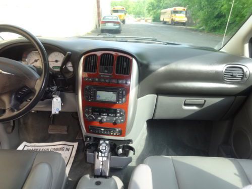 NO RESERVE ALL POWER TV/DVD NAV LEATHER POWER SLIDING DOORS NEW TIRES INSPECTION, image 52