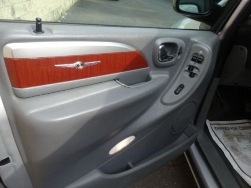 NO RESERVE ALL POWER TV/DVD NAV LEATHER POWER SLIDING DOORS NEW TIRES INSPECTION, image 57