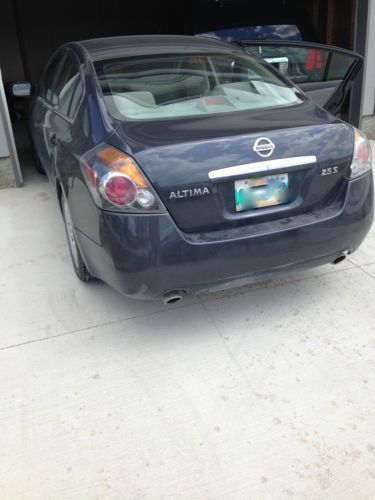 2007 Nissan Altima S Sedan 4-Door 2.5L, image 2