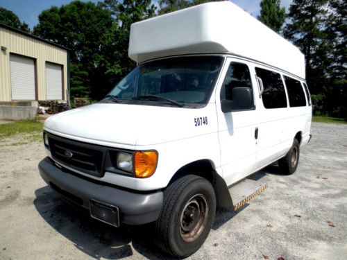 2007 ford e-series van e-350 super duty extended, w/ wheelchair lift no reserve