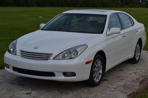 Like new 2002 lexus es 300, low 45k miles, sunroof, navigation system