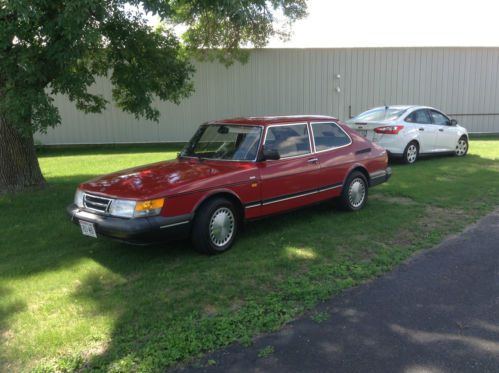 1987 saab 900 base hatch 2-door 2.0l self aspirating 27 hwy. classic collectible