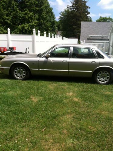 1998 jaguar xj8 base sedan 4-door 4.0l