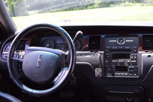 2007 Lincoln Town Car Signature Limited Sedan 4-Door 4.6L, US $4,200.00, image 2