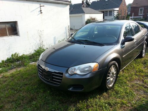 2005 chrysler sebring***super clean***runs great! low miles***