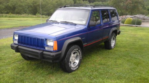 1994 jeep cherokee sport. no reserve