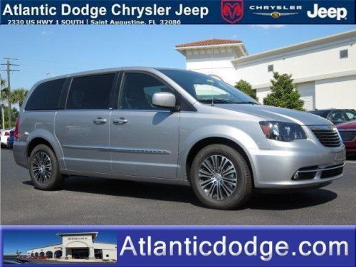 2014 chrysler town & country s