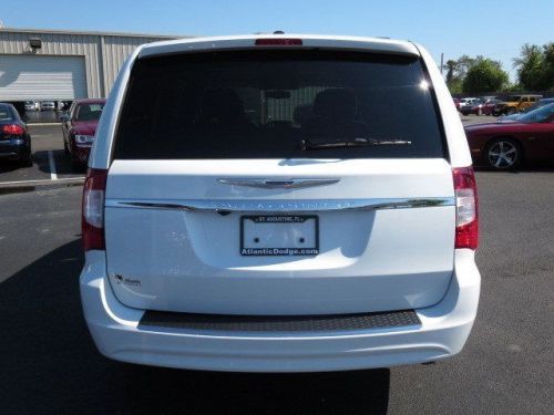 2014 chrysler town & country touring