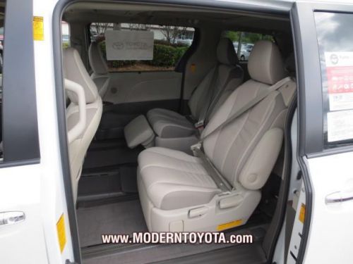 2014 toyota sienna limited