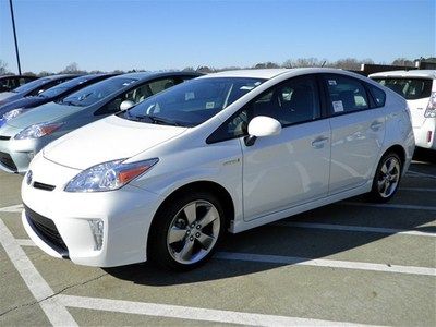 Three se new 1.8l bluetooth special color - blizzard pearl 4 doors rear defogger