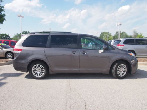 2011 toyota sienna xle