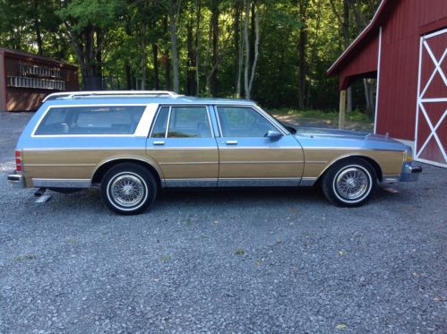 1990 chevrolet caprice classic wagon 4-door 5.0l