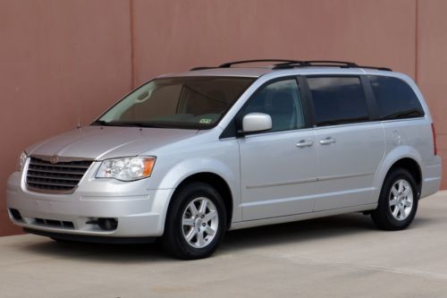 10 chrysler town &amp; country touring cd power door &amp; trunk 2 owner carfax cert!!