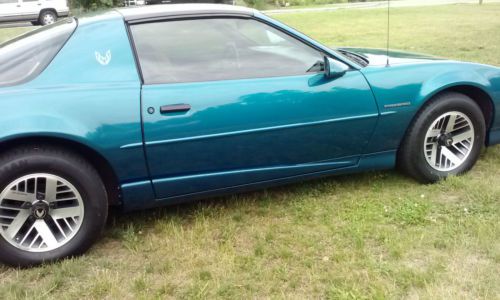 1992 pontiac firebird base coupe 2-door 3.1l