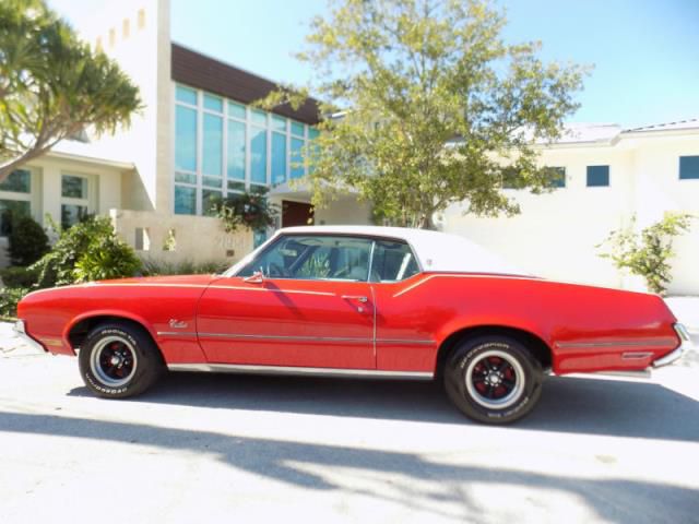 Oldsmobile: cutlass vinyl