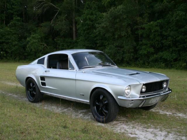 Ford: mustang fast back
