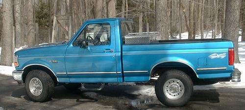 1995 ford pickup  f-150 (like new) 4wd