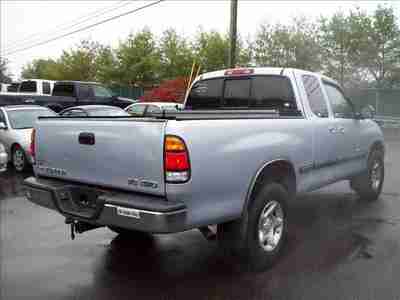 SR5-4WD-4dr ACCESS CAB-TONNEAU COVER-BEDLINER, image 2