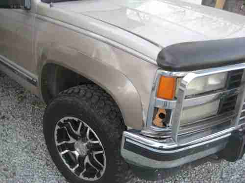 1993 Suburban 4x4, image 2